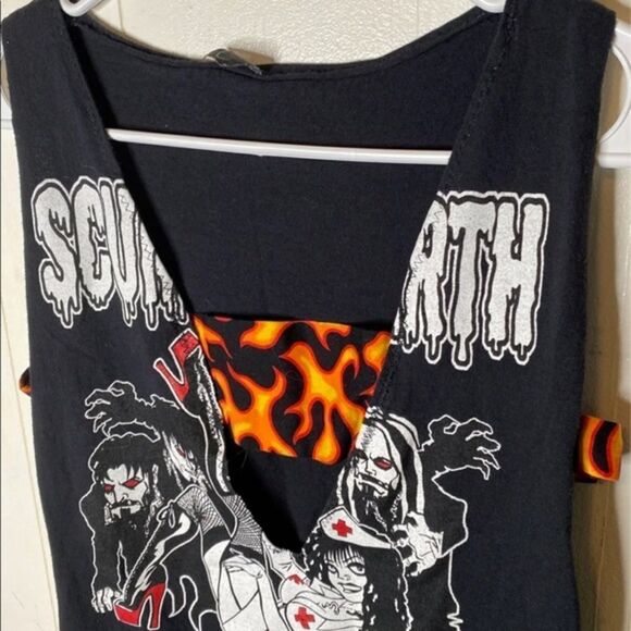 Women’s Graphic Sleeveless Top - Picture 3 of 5